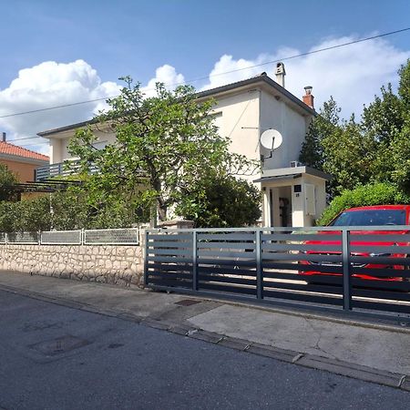 Apartman Vitamare 160 M From The Beach Novi Vinodolski Exterior photo