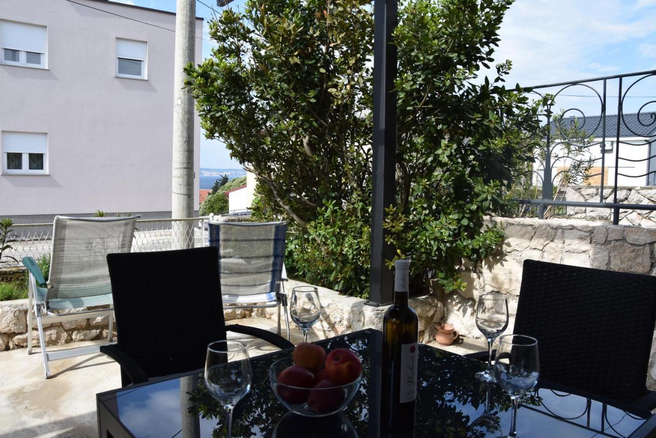 Apartman Vitamare 160 M From The Beach Novi Vinodolski Exterior photo