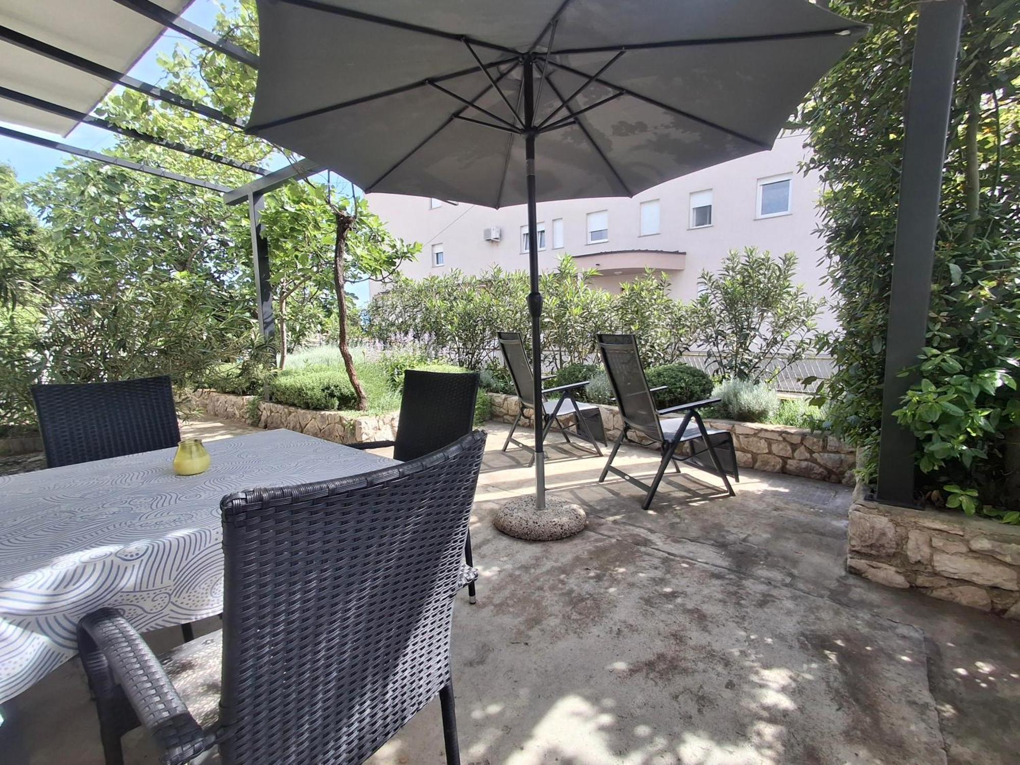 Apartman Vitamare 160 M From The Beach Novi Vinodolski Exterior photo